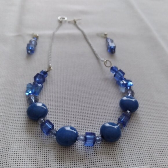 Elegant Earrings & Necklace Set, Made in Europe - Picture 1 of 5